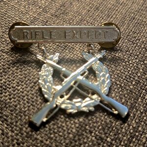 Rifle Expert Badge in Silver and Gold